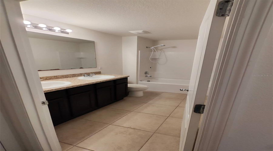 DAVENPORT, Florida 33837, 4 Bedrooms Bedrooms, ,2 BathroomsBathrooms,Residential,For Sale,NOVA,0,MFRO6388173