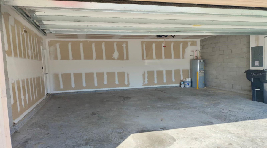 DAVENPORT, Florida 33837, 4 Bedrooms Bedrooms, ,2 BathroomsBathrooms,Residential,For Sale,NOVA,0,MFRO6388173