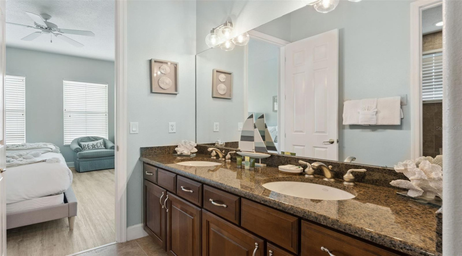 KISSIMMEE, Florida 34747, 4 Bedrooms Bedrooms, ,4 BathroomsBathrooms,Residential,For Sale,FAIRVIEW CIRCLE,0,MFRO6389613