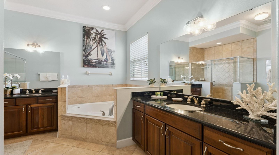 KISSIMMEE, Florida 34747, 4 Bedrooms Bedrooms, ,4 BathroomsBathrooms,Residential,For Sale,FAIRVIEW CIRCLE,0,MFRO6389613