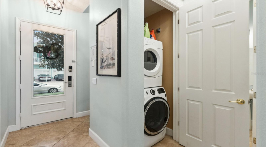 KISSIMMEE, Florida 34747, 4 Bedrooms Bedrooms, ,4 BathroomsBathrooms,Residential,For Sale,FAIRVIEW CIRCLE,0,MFRO6389613