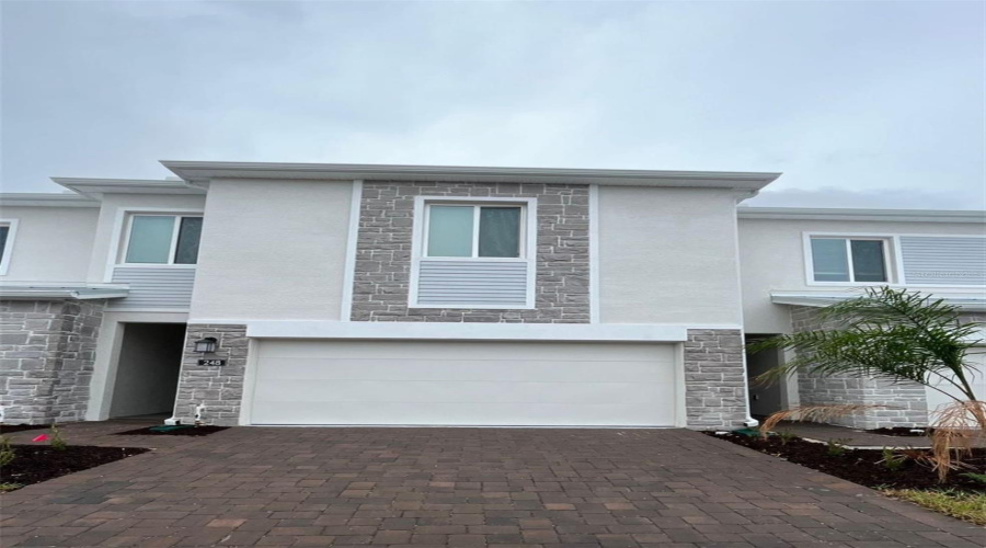 DAVENPORT, Florida 33896, 4 Bedrooms Bedrooms, ,3 BathroomsBathrooms,Residential,For Sale,NINE IRON,0,MFRS5145545