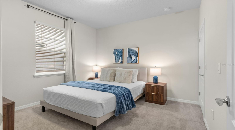 DAVENPORT, Florida 33837, 5 Bedrooms Bedrooms, ,4 BathroomsBathrooms,Residential,For Sale,OAKMOSS,0,MFRP4938051