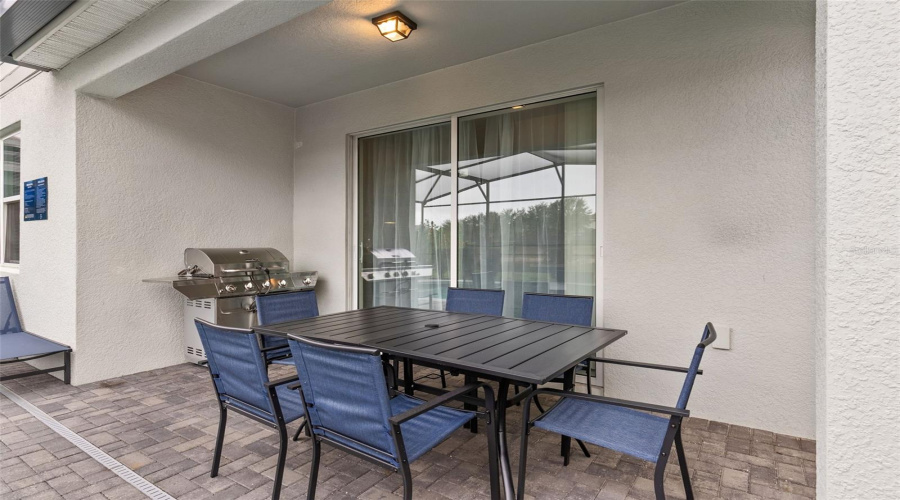 DAVENPORT, Florida 33837, 5 Bedrooms Bedrooms, ,4 BathroomsBathrooms,Residential,For Sale,OAKMOSS,0,MFRP4938051