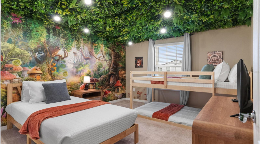 DAVENPORT, Florida 33837, 5 Bedrooms Bedrooms, ,4 BathroomsBathrooms,Residential,For Sale,OAKMOSS,0,MFRP4938051