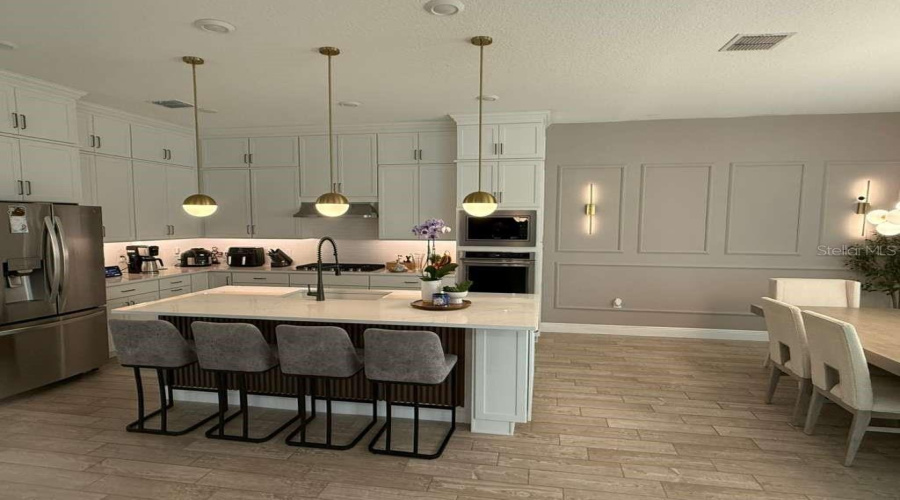 ORLANDO, Florida 32836, 5 Bedrooms Bedrooms, ,4 BathroomsBathrooms,Residential,For Sale,PARK ESTATES,0,MFRO6389745