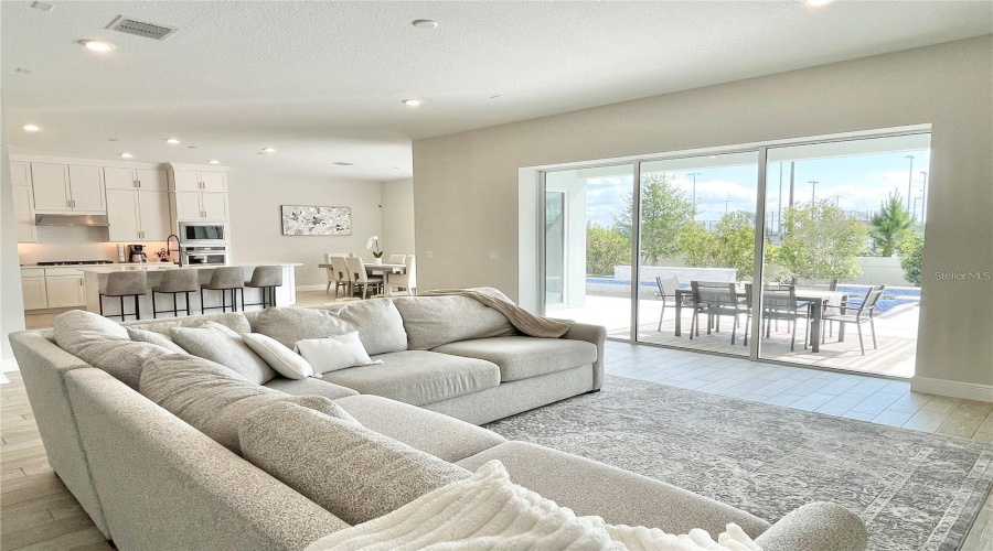 ORLANDO, Florida 32836, 5 Bedrooms Bedrooms, ,4 BathroomsBathrooms,Residential,For Sale,PARK ESTATES,0,MFRO6389745