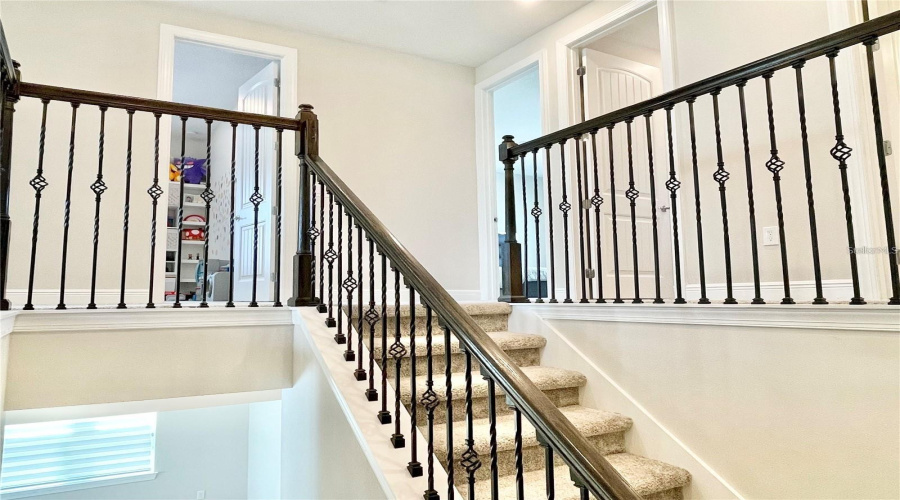 ORLANDO, Florida 32836, 5 Bedrooms Bedrooms, ,4 BathroomsBathrooms,Residential,For Sale,PARK ESTATES,0,MFRO6389745