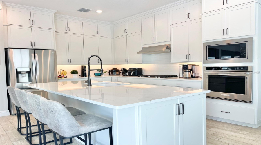 ORLANDO, Florida 32836, 5 Bedrooms Bedrooms, ,4 BathroomsBathrooms,Residential,For Sale,PARK ESTATES,0,MFRO6389745