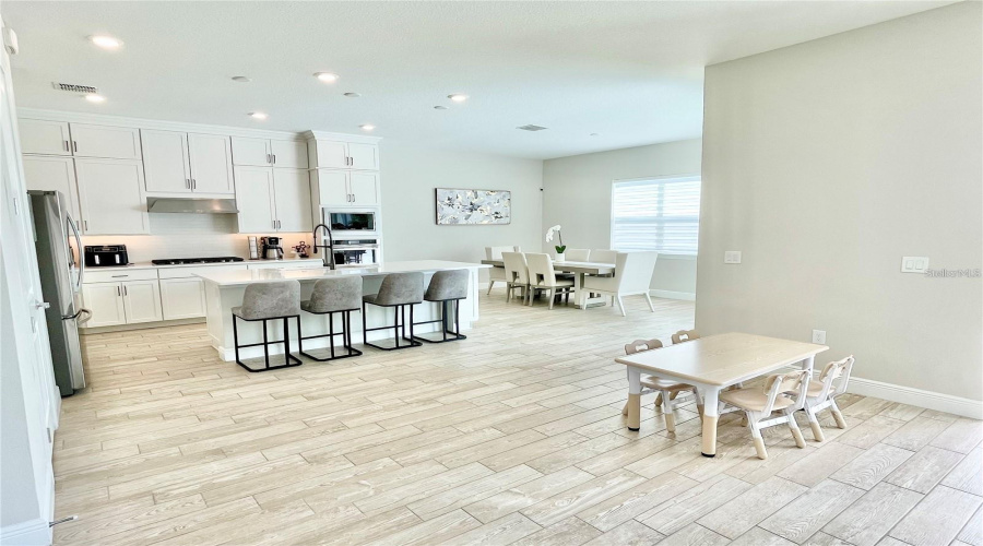 ORLANDO, Florida 32836, 5 Bedrooms Bedrooms, ,4 BathroomsBathrooms,Residential,For Sale,PARK ESTATES,0,MFRO6389745