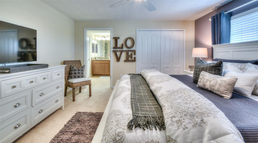 KISSIMMEE, Florida 34746, 4 Bedrooms Bedrooms, ,3 BathroomsBathrooms,Residential,For Sale,CLOCK TOWER,0,MFRO6389338