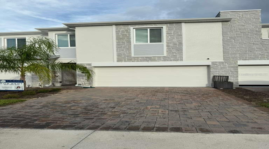 DAVENPORT, Florida 33896, 4 Bedrooms Bedrooms, ,3 BathroomsBathrooms,Residential,For Sale,NINE IRON,0,MFRS5145535