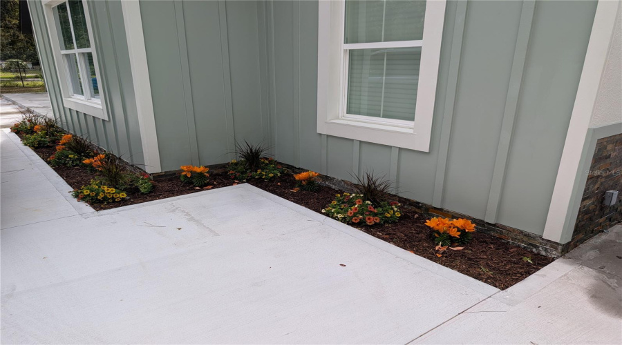 FRONT FLOWER BED