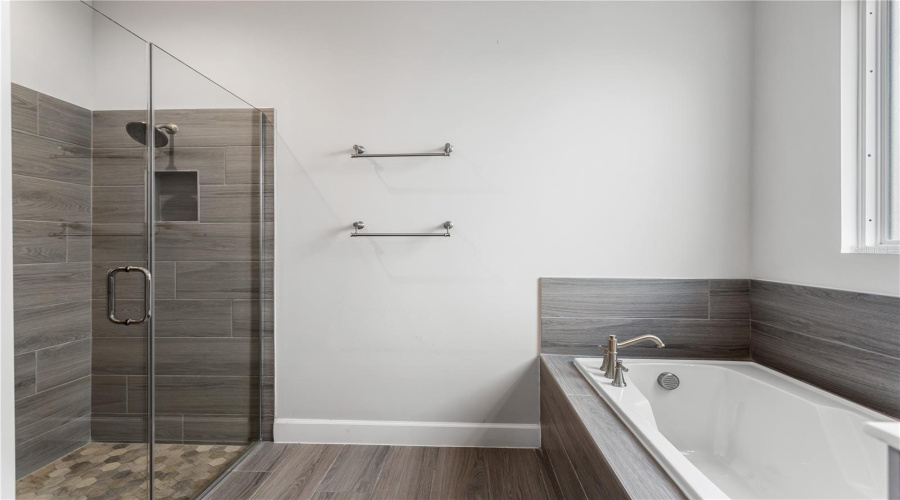 DAVENPORT, Florida 33897, 6 Bedrooms Bedrooms, ,6 BathroomsBathrooms,Residential,For Sale,LADY ALICE,0,MFRO6389738