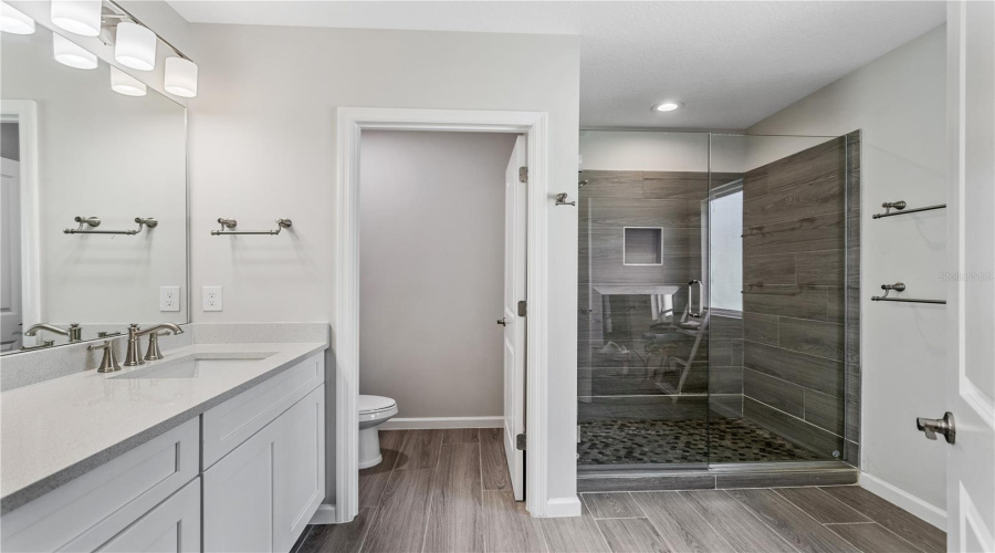 DAVENPORT, Florida 33897, 6 Bedrooms Bedrooms, ,6 BathroomsBathrooms,Residential,For Sale,LADY ALICE,0,MFRO6389738