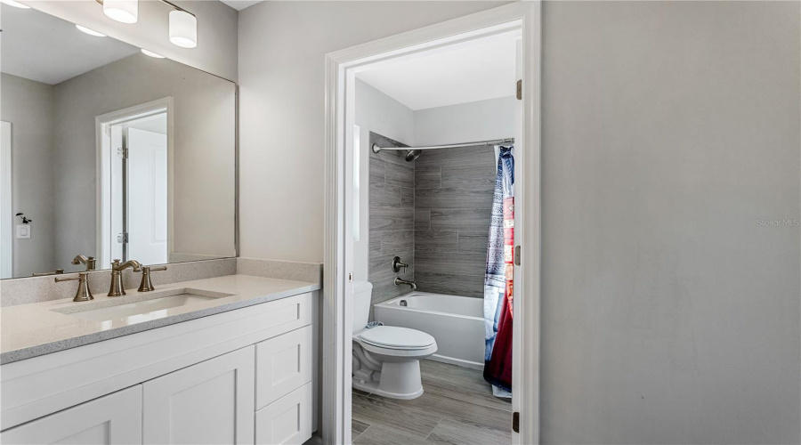 DAVENPORT, Florida 33897, 6 Bedrooms Bedrooms, ,6 BathroomsBathrooms,Residential,For Sale,LADY ALICE,0,MFRO6389738