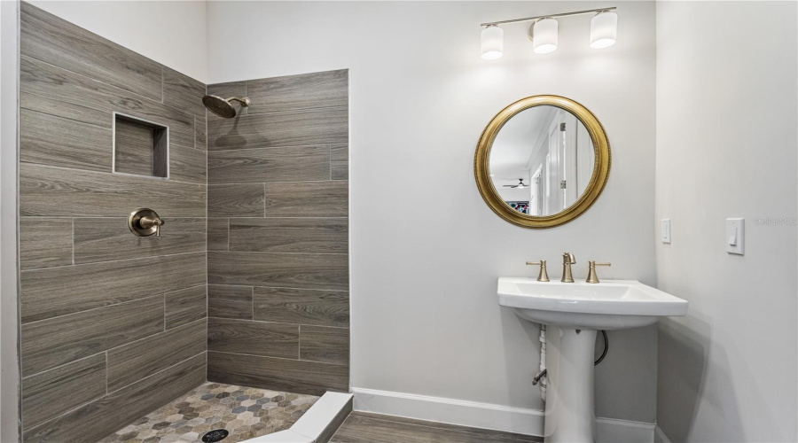 DAVENPORT, Florida 33897, 6 Bedrooms Bedrooms, ,6 BathroomsBathrooms,Residential,For Sale,LADY ALICE,0,MFRO6389738