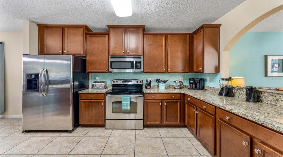 DAVENPORT, Florida 33896, 6 Bedrooms Bedrooms, ,3 BathroomsBathrooms,Residential,For Sale,CYPRESS POINTE,0,MFRS5145636