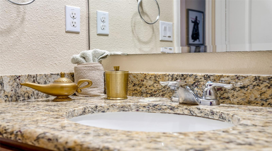 DAVENPORT, Florida 33896, 6 Bedrooms Bedrooms, ,3 BathroomsBathrooms,Residential,For Sale,CYPRESS POINTE,0,MFRS5145636