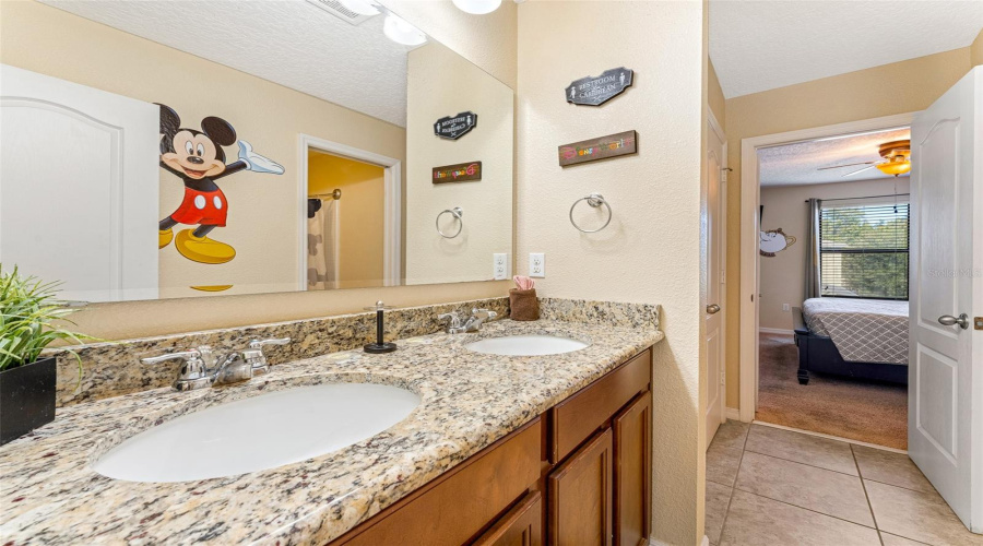 DAVENPORT, Florida 33896, 6 Bedrooms Bedrooms, ,3 BathroomsBathrooms,Residential,For Sale,CYPRESS POINTE,0,MFRS5145636