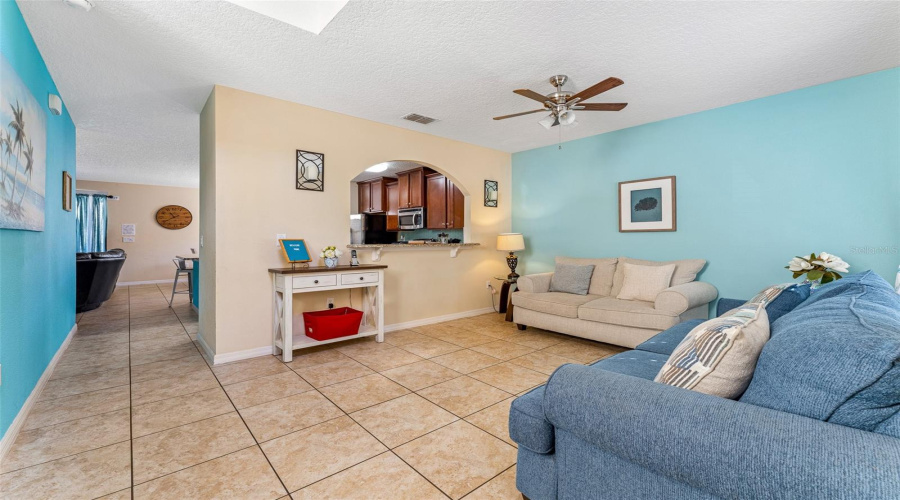 DAVENPORT, Florida 33896, 6 Bedrooms Bedrooms, ,3 BathroomsBathrooms,Residential,For Sale,CYPRESS POINTE,0,MFRS5145636