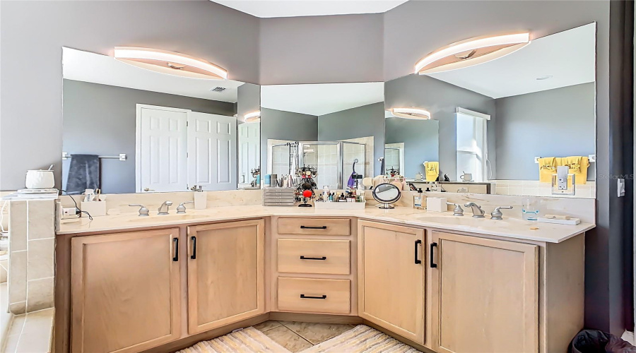 KISSIMMEE, Florida 34746, 3 Bedrooms Bedrooms, ,3 BathroomsBathrooms,Residential,For Sale,SUNSET ISLES,0,MFRS5145529