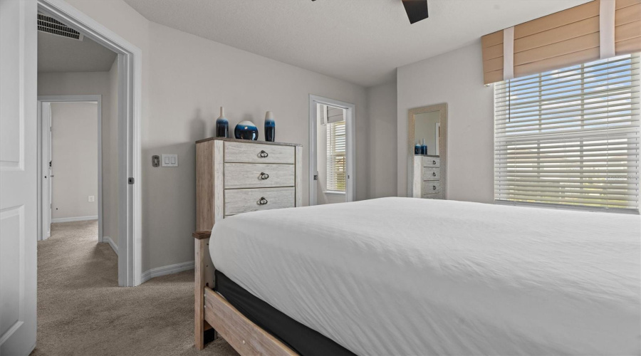 DAVENPORT, Florida 33897, 7 Bedrooms Bedrooms, ,5 BathroomsBathrooms,Residential,For Sale,KONA,0,MFRO6388686