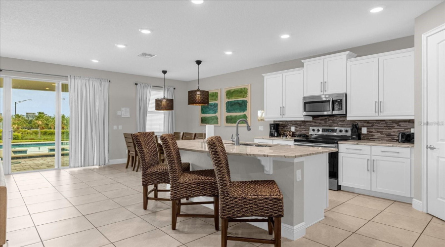 KISSIMMEE, Florida 34747, 4 Bedrooms Bedrooms, ,3 BathroomsBathrooms,Residential,For Sale,WESTLAND,0,MFRO6389916