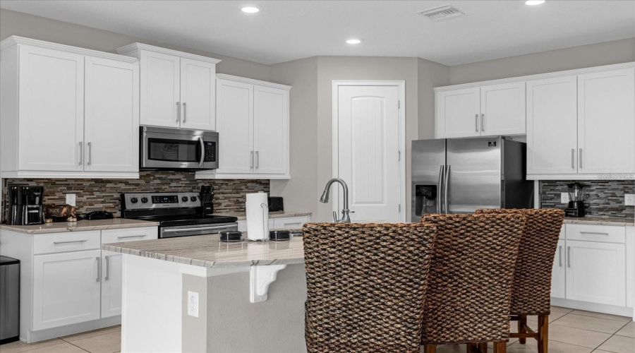 KISSIMMEE, Florida 34747, 4 Bedrooms Bedrooms, ,3 BathroomsBathrooms,Residential,For Sale,WESTLAND,0,MFRO6389916