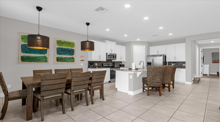 KISSIMMEE, Florida 34747, 4 Bedrooms Bedrooms, ,3 BathroomsBathrooms,Residential,For Sale,WESTLAND,0,MFRO6389916