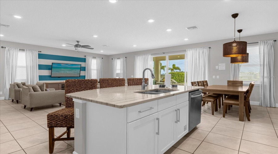 KISSIMMEE, Florida 34747, 4 Bedrooms Bedrooms, ,3 BathroomsBathrooms,Residential,For Sale,WESTLAND,0,MFRO6389916