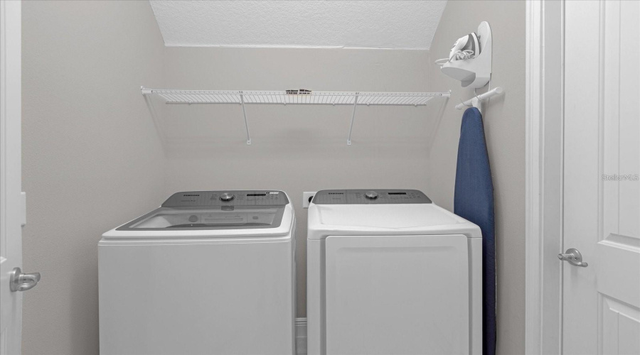 KISSIMMEE, Florida 34747, 4 Bedrooms Bedrooms, ,3 BathroomsBathrooms,Residential,For Sale,WESTLAND,0,MFRO6389916