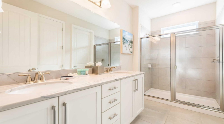 KISSIMMEE, Florida 34747, 4 Bedrooms Bedrooms, ,3 BathroomsBathrooms,Residential,For Sale,WESTLAND,0,MFRO6389916