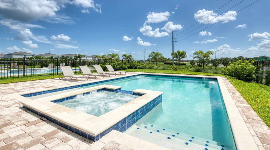 KISSIMMEE, Florida 34747, 4 Bedrooms Bedrooms, ,3 BathroomsBathrooms,Residential,For Sale,WESTLAND,0,MFRO6389916