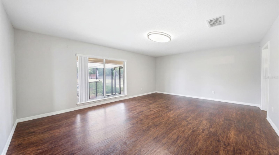 DAVENPORT, Florida 33896, 5 Bedrooms Bedrooms, ,3 BathroomsBathrooms,Residential,For Sale,ROBIN,0,MFRO6390061