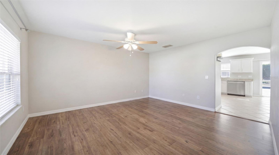 DAVENPORT, Florida 33896, 5 Bedrooms Bedrooms, ,3 BathroomsBathrooms,Residential,For Sale,ROBIN,0,MFRO6390061