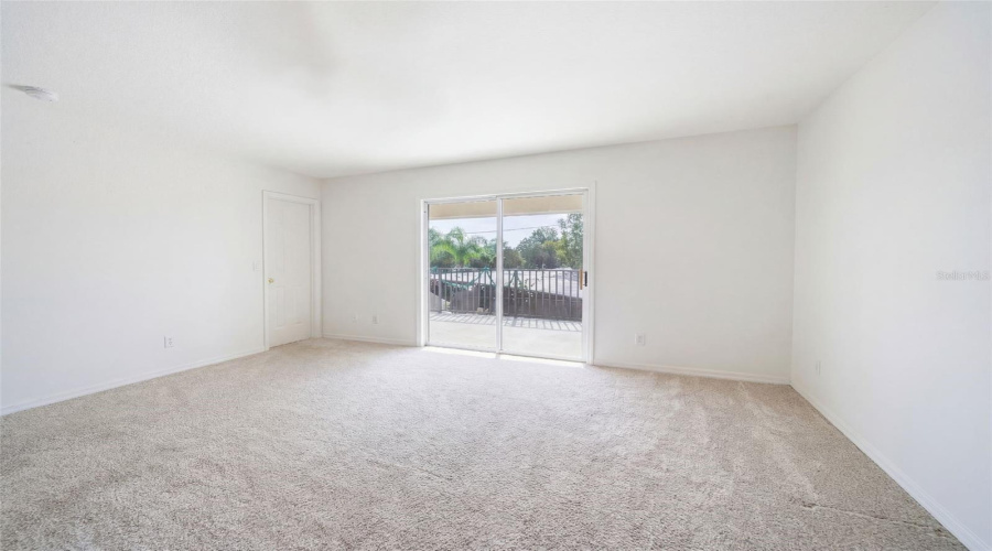 DAVENPORT, Florida 33896, 5 Bedrooms Bedrooms, ,3 BathroomsBathrooms,Residential,For Sale,ROBIN,0,MFRO6390061