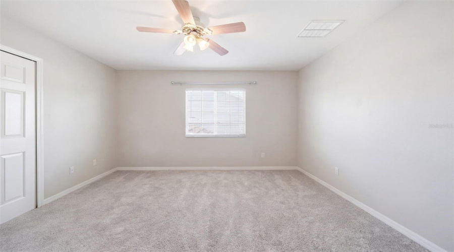 DAVENPORT, Florida 33896, 5 Bedrooms Bedrooms, ,3 BathroomsBathrooms,Residential,For Sale,ROBIN,0,MFRO6390061