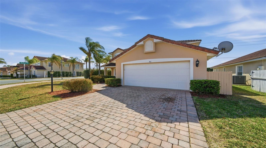 DAVENPORT, Florida 33896, 5 Bedrooms Bedrooms, ,3 BathroomsBathrooms,Residential,For Sale,ROBIN,0,MFRO6390061