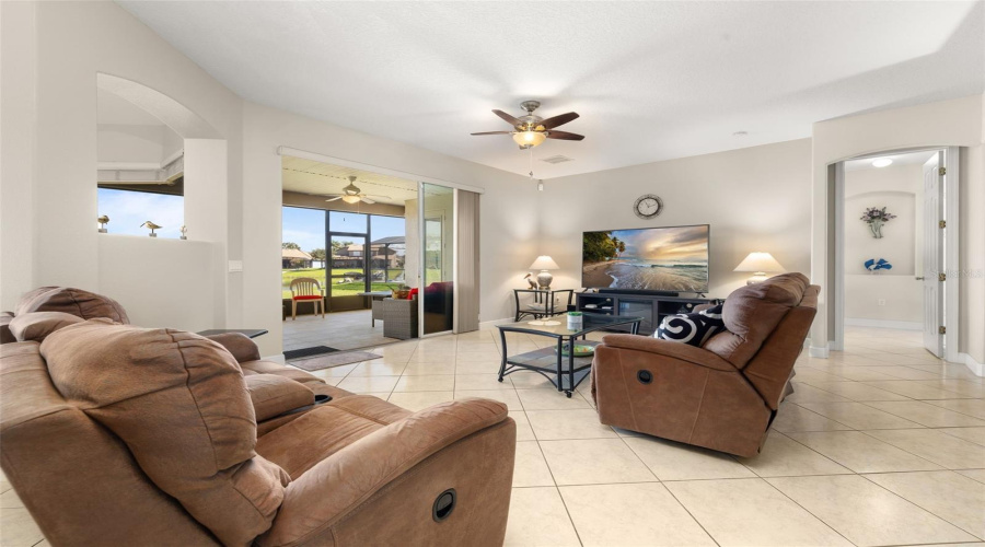 KISSIMMEE, Florida 34746, 4 Bedrooms Bedrooms, ,3 BathroomsBathrooms,Residential,For Sale,CAPTAINS,0,MFRS5145229