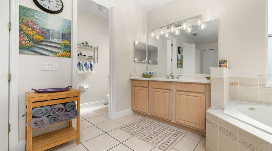 KISSIMMEE, Florida 34746, 4 Bedrooms Bedrooms, ,3 BathroomsBathrooms,Residential,For Sale,CAPTAINS,0,MFRS5145229