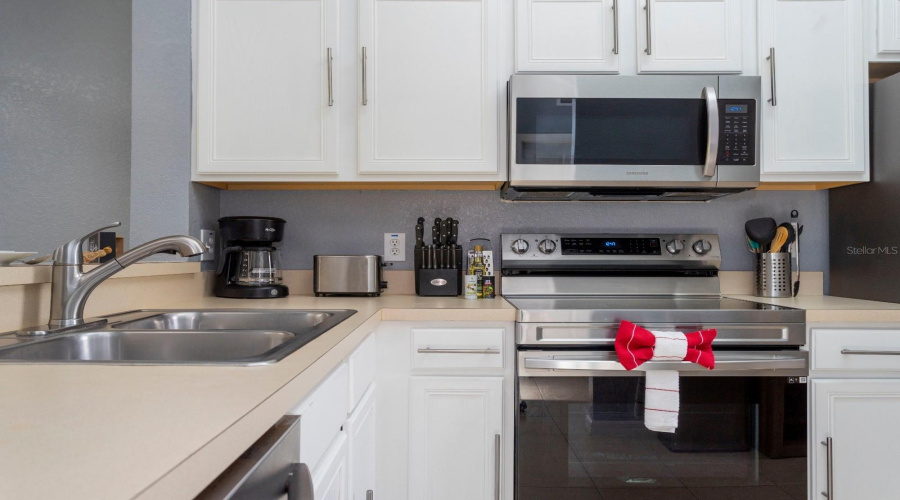 DAVENPORT, Florida 33897, 4 Bedrooms Bedrooms, ,2 BathroomsBathrooms,Residential,For Sale,BERGAMO,0,MFRO6390093