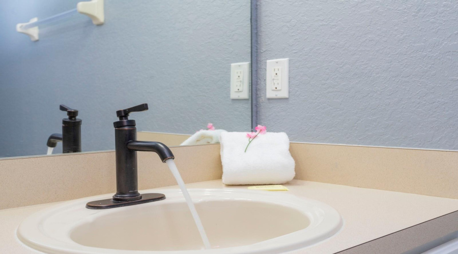 DAVENPORT, Florida 33897, 4 Bedrooms Bedrooms, ,2 BathroomsBathrooms,Residential,For Sale,BERGAMO,0,MFRO6390093