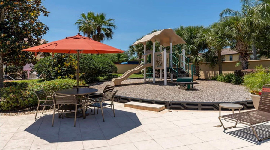 DAVENPORT, Florida 33897, 4 Bedrooms Bedrooms, ,2 BathroomsBathrooms,Residential,For Sale,BERGAMO,0,MFRO6390093