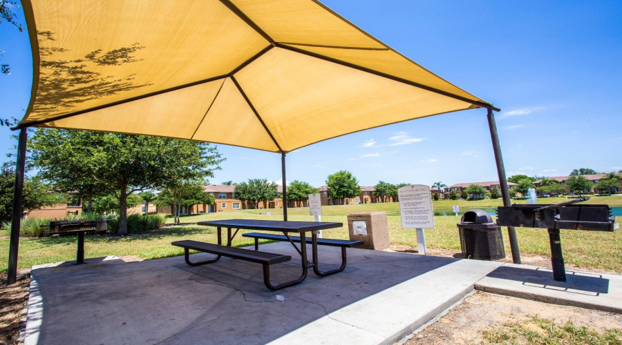 DAVENPORT, Florida 33897, 4 Bedrooms Bedrooms, ,2 BathroomsBathrooms,Residential,For Sale,BERGAMO,0,MFRO6390093