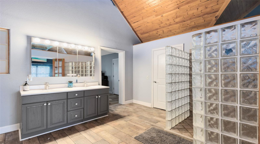 KISSIMMEE, Florida 34746, 2 Bedrooms Bedrooms, ,2 BathroomsBathrooms,Residential,For Sale,RIDGEWAY,0,MFRS5145382