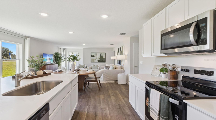 DAVENPORT, Florida 33837, 4 Bedrooms Bedrooms, ,2 BathroomsBathrooms,Residential,For Sale,PARTINGTON,0,MFRO6390164