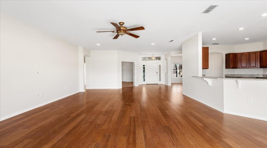 KISSIMMEE, Florida 34746, 4 Bedrooms Bedrooms, ,3 BathroomsBathrooms,Residential,For Sale,SOMERSET,0,MFRO6389228