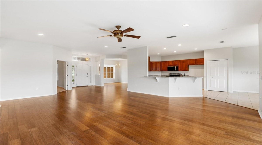 KISSIMMEE, Florida 34746, 4 Bedrooms Bedrooms, ,3 BathroomsBathrooms,Residential,For Sale,SOMERSET,0,MFRO6389228