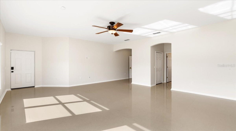 KISSIMMEE, Florida 34746, 4 Bedrooms Bedrooms, ,3 BathroomsBathrooms,Residential,For Sale,SOMERSET,0,MFRO6389228